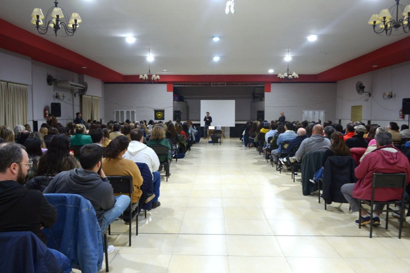 Wesner y ms de 250 docentes en un encuentro de educacin